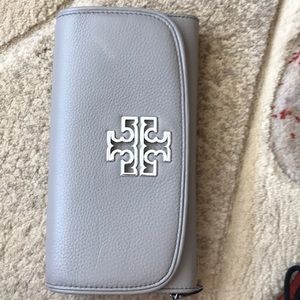 TORY BURCH GRAY WALLET BRITTEN DUO ENVELOPE NWT
